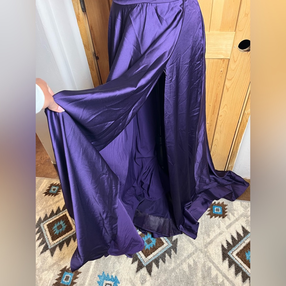 NWOT LA FEMME Plum Maxi Gown - Picture 6 of 9